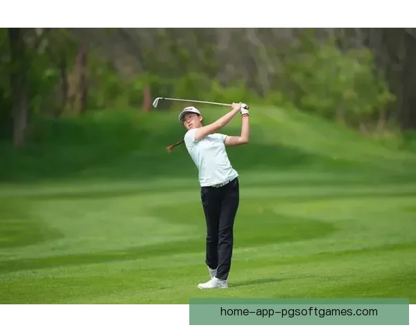 高尔夫比赛精彩回顾：巅峰对决引发激烈竞争